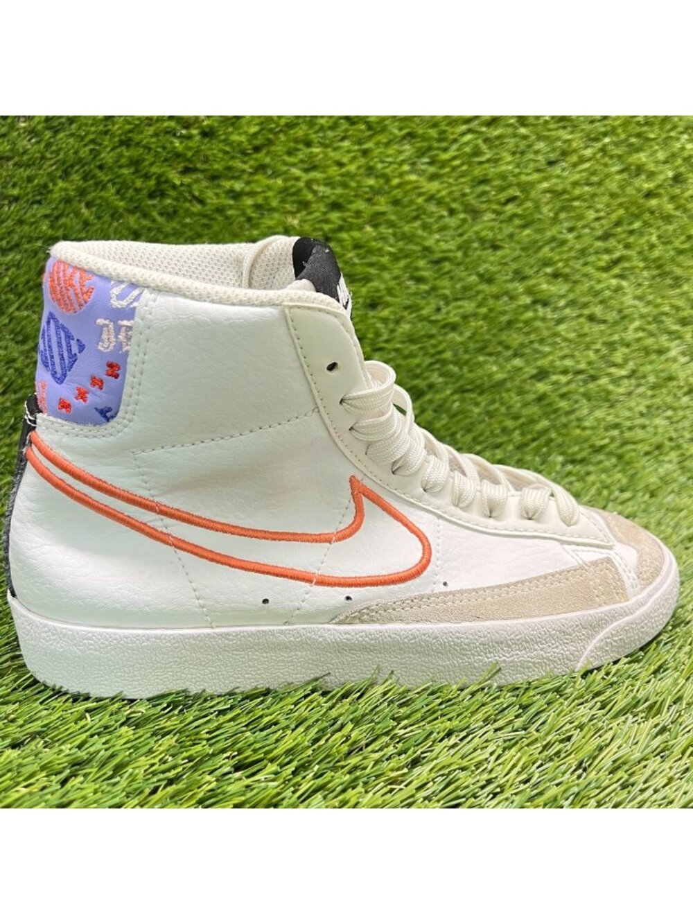 Nike Blazer Mid 77 SE Girls Size 4Y White Purple Athletic Leather Shoes Sneakers
